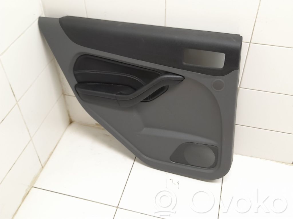 Ford Focus Apšuvums aizmugurējām durvīm 
