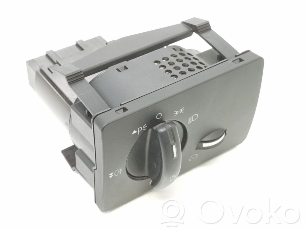 Ford Focus Light switch 