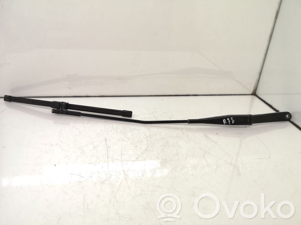 Ford Focus Front wiper blade arm 