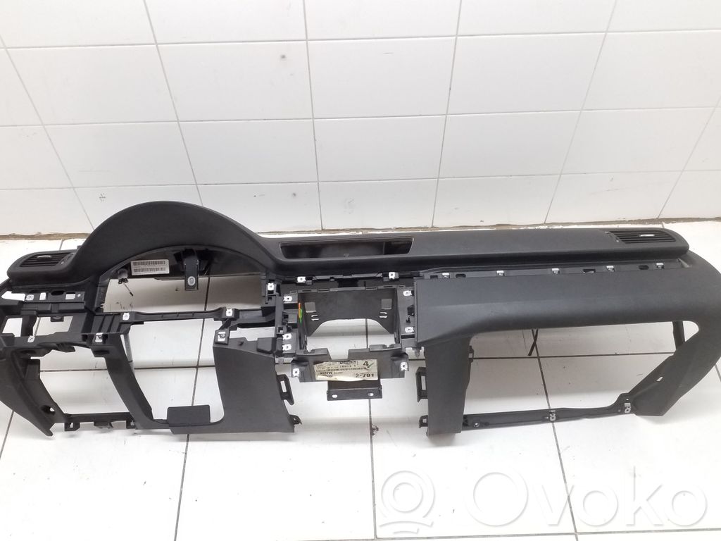 Volkswagen PASSAT B6 Deska rozdzielcza 