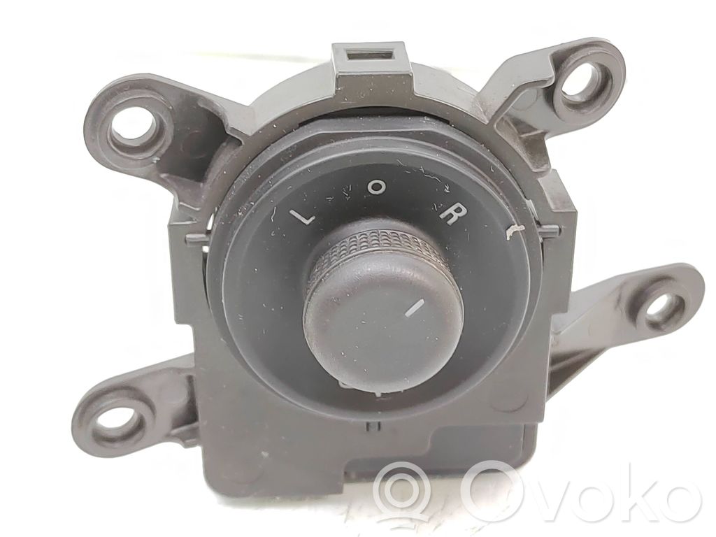 Chevrolet Orlando Wing mirror switch 