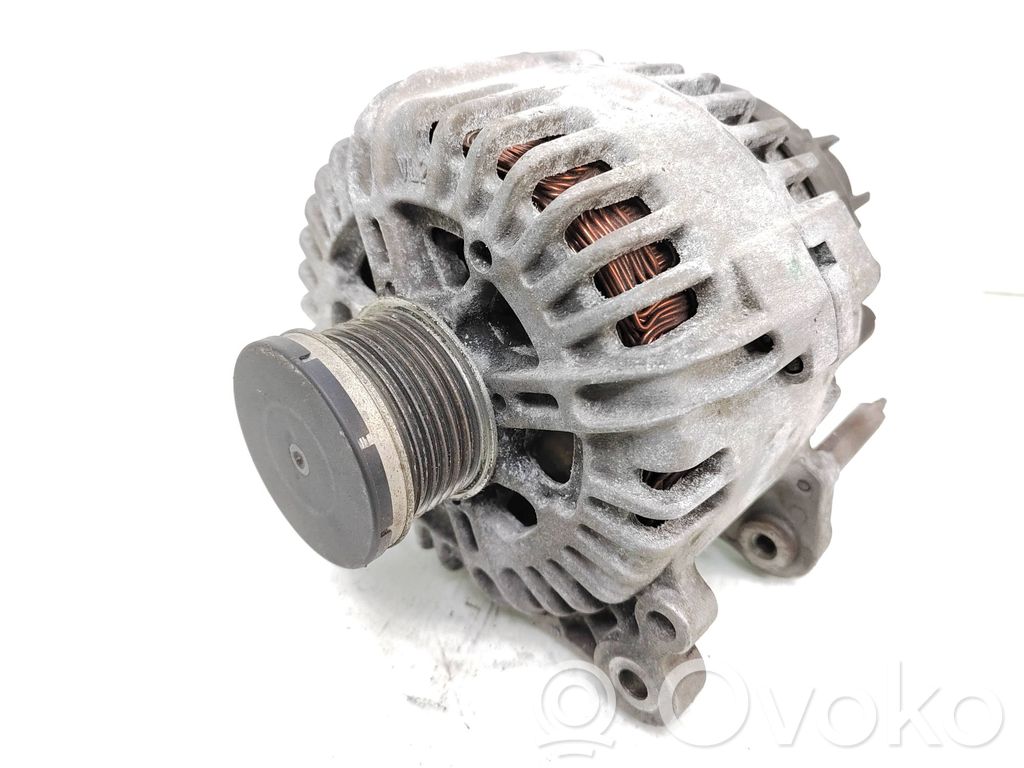 Volkswagen PASSAT B6 Generator/alternator 