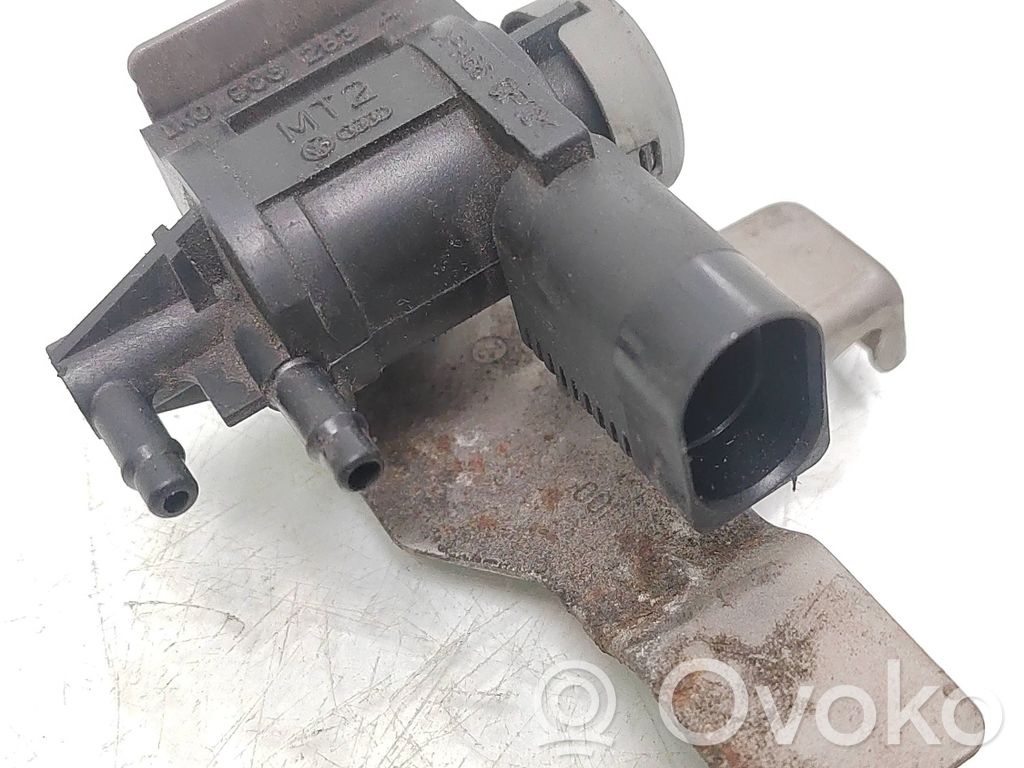 Volkswagen PASSAT B6 Turbo solenoid valve 