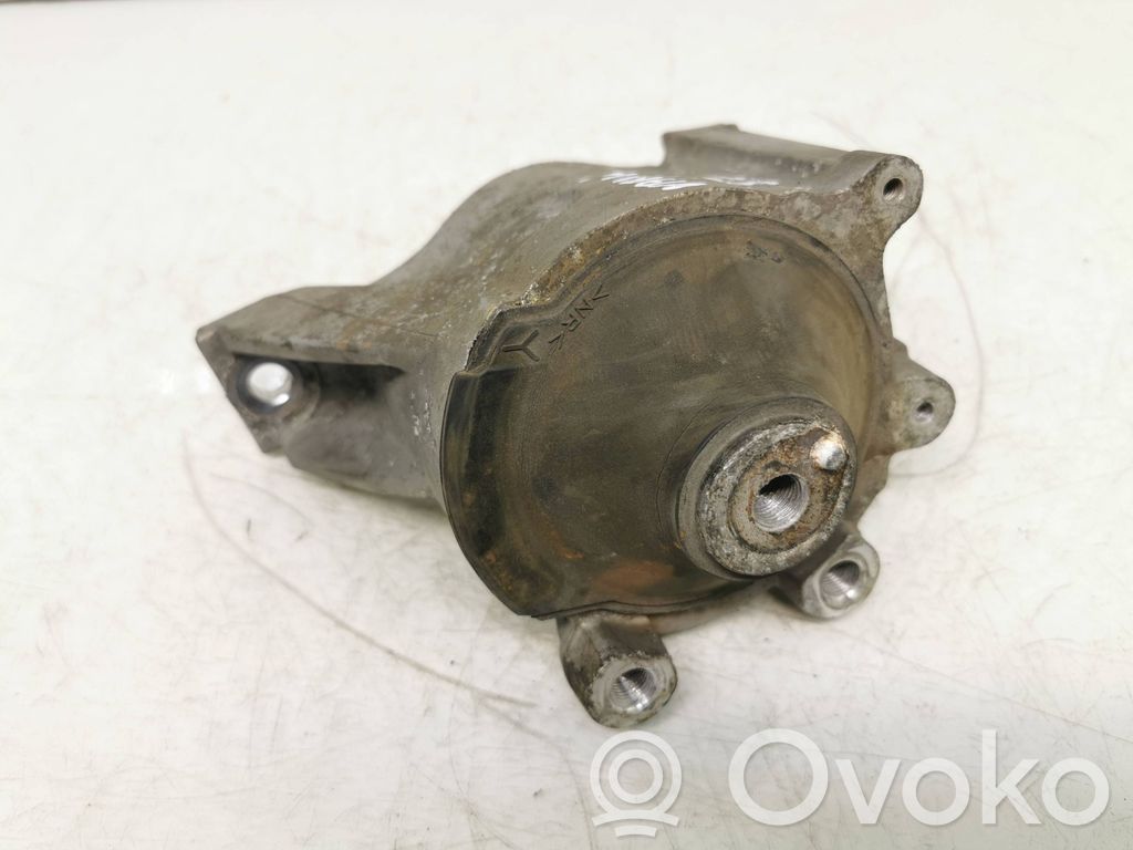 Honda CR-V Engine mount bracket 