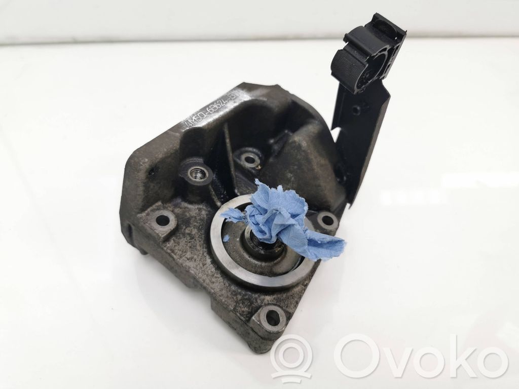 Ford S-MAX Oil filter mounting bracket 