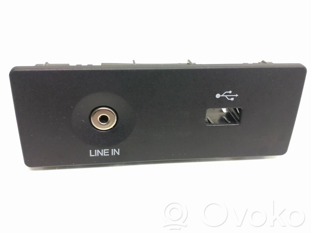 AUX in-socket connector   CM5T044K62AA,CM5T044K62AA