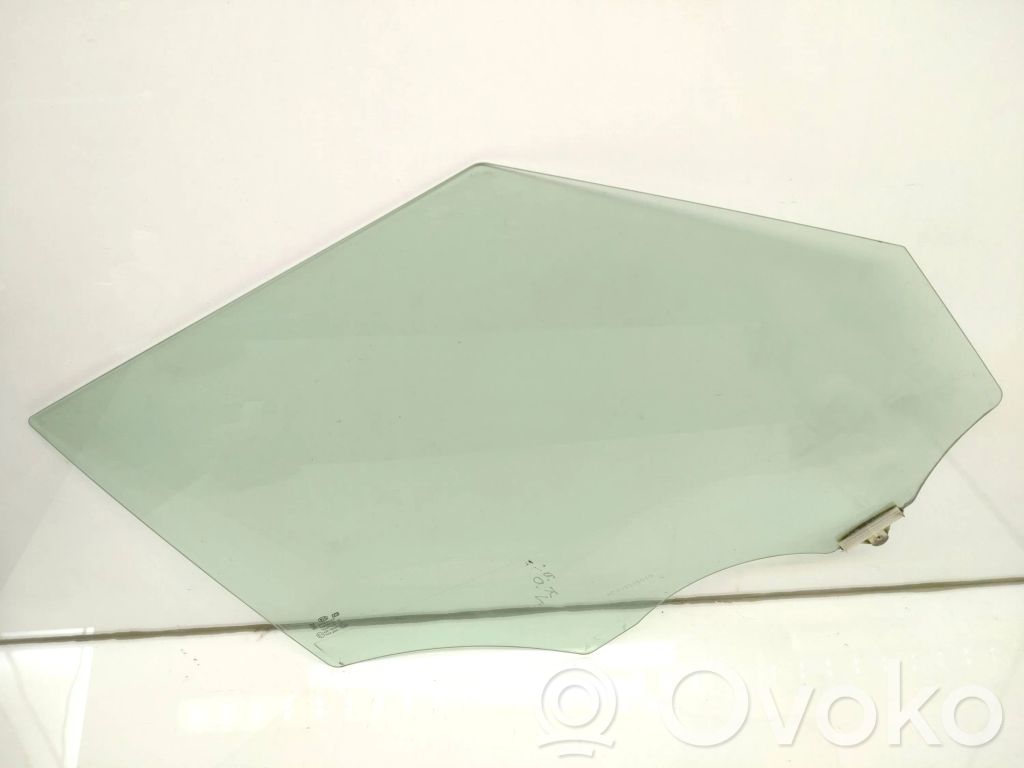 KIA Soul Front door window glass four-door 