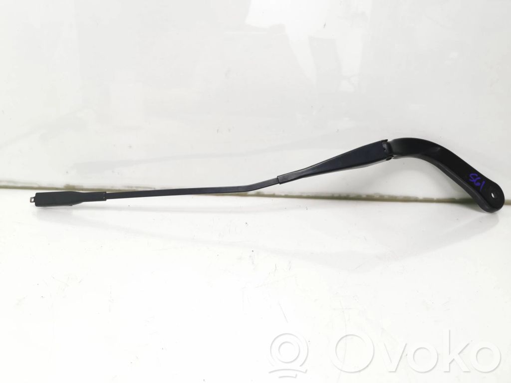 BMW 3 E90 E91 Front wiper blade arm 