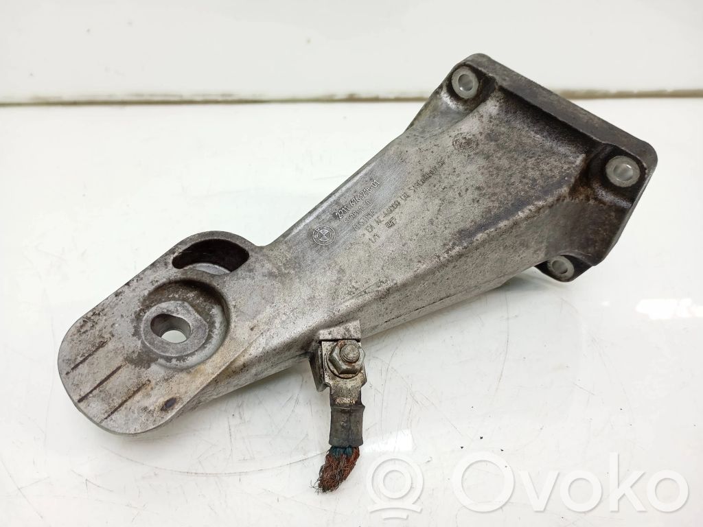Variklio tvirtinimo kronšteinas   6763218,221167621801,AC46000,59280110
