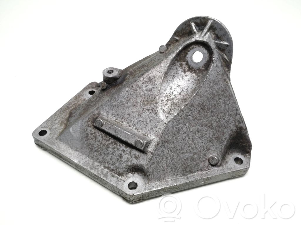 Halterung Lager Motor   6761111,22116761111