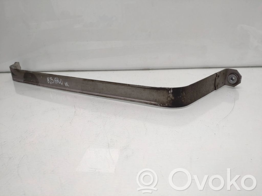 Fuel tank mounting bracket   7200073