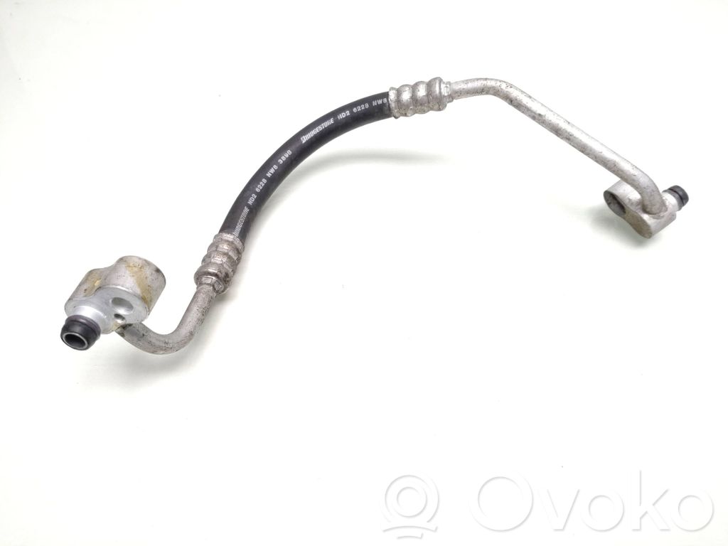 BMW 3 E46 Ilmastointilaitteen putki (A/C) 
