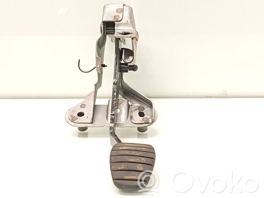 Pedal de embrague   465030108R