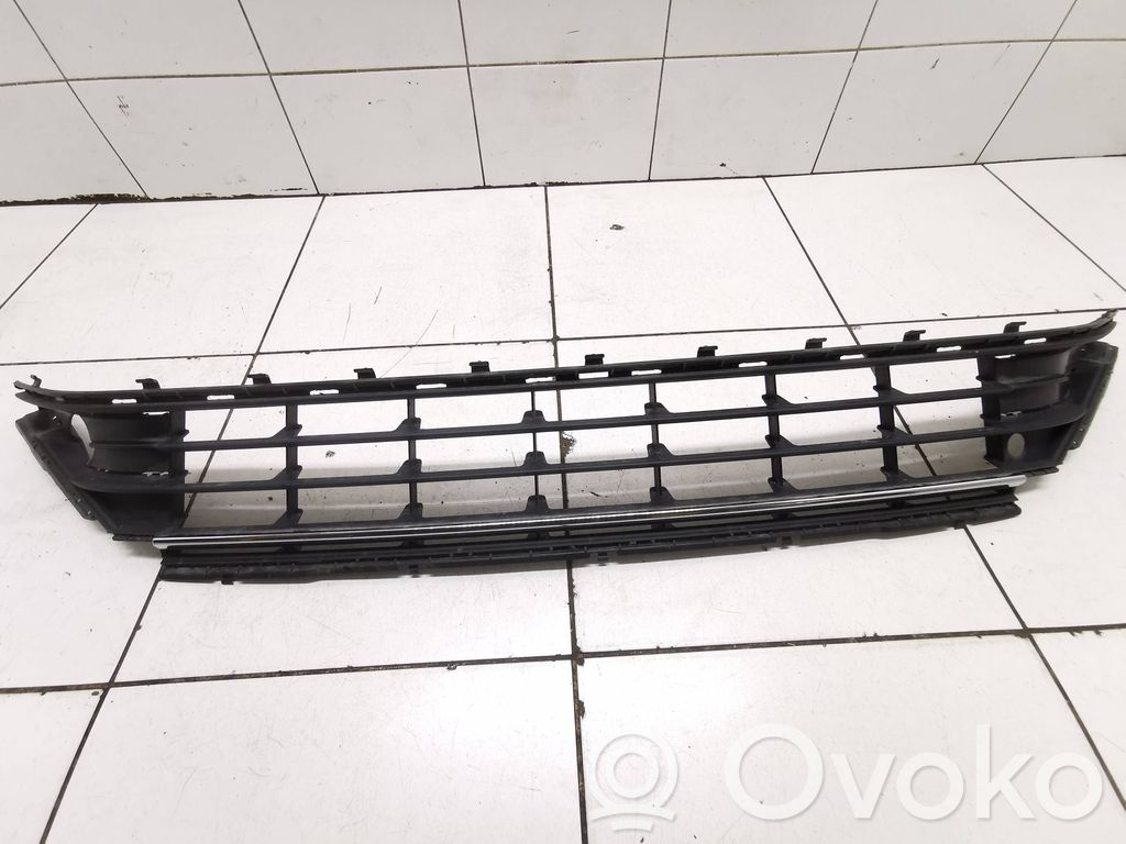 Volkswagen Golf VII Mascherina inferiore del paraurti anteriore 