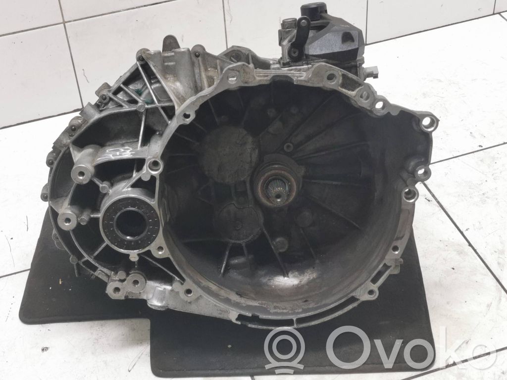 Volvo V40 Manualna 5-biegowa skrzynia biegów 