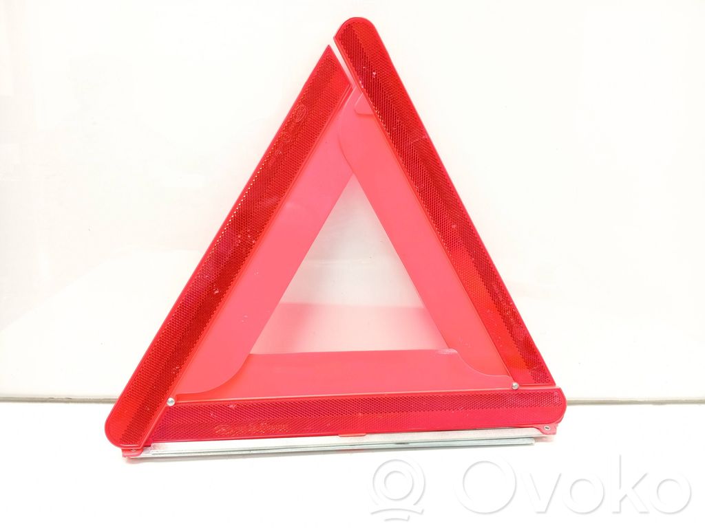 Volvo V70 Triangle d'avertissement 