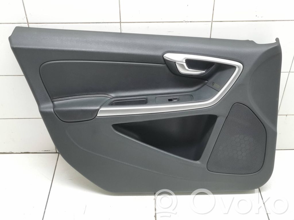 Volvo V60 Boczki / Poszycie drzwi przednich 