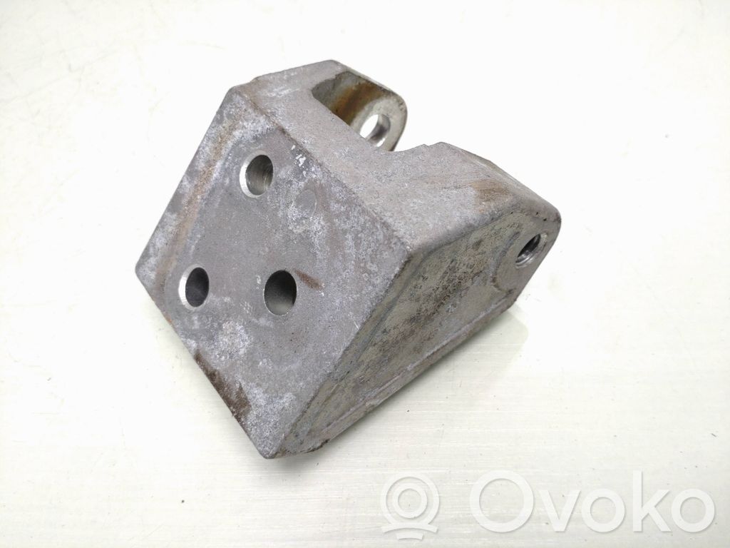 Engine mounting bracket   31359644