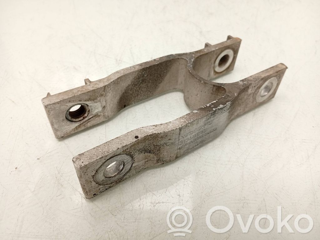 Volvo V40 Gearbox mounting bracket 