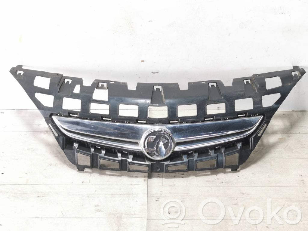 Maskownica / Grill / Atrapa górna chłodnicy   13264582,13264588