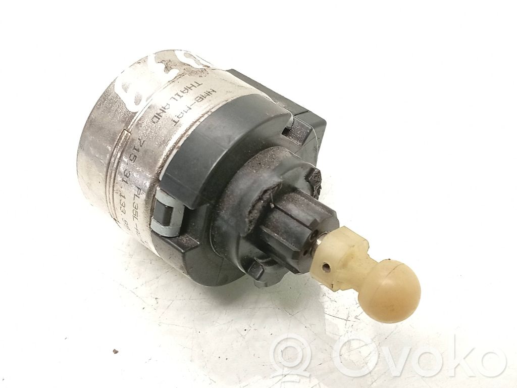 Volvo V40 Motor reglare nivel far 