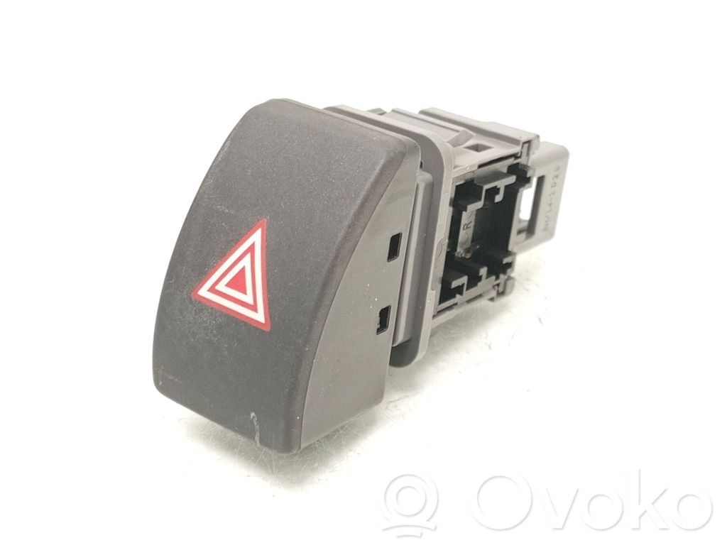 Botón interruptor de luz de peligro   15B424