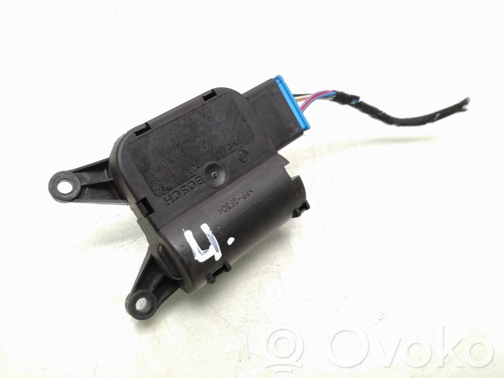 Audi A4 S4 B7 8E 8H Motor/actuator clapetă aer 