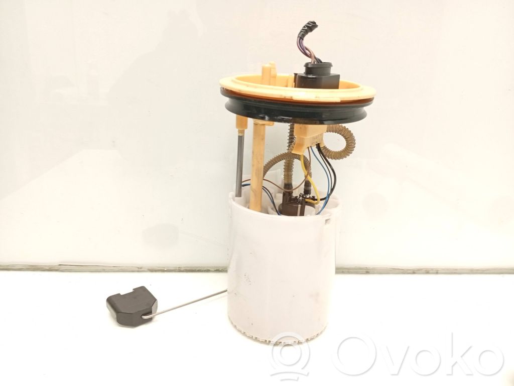Volkswagen PASSAT B7 Pompa carburante immersa