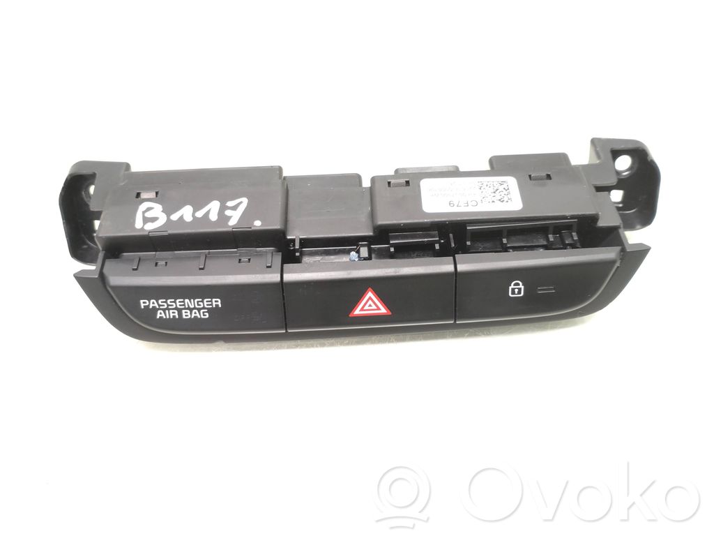 KIA Xceed Botón interruptor de luz de peligro 