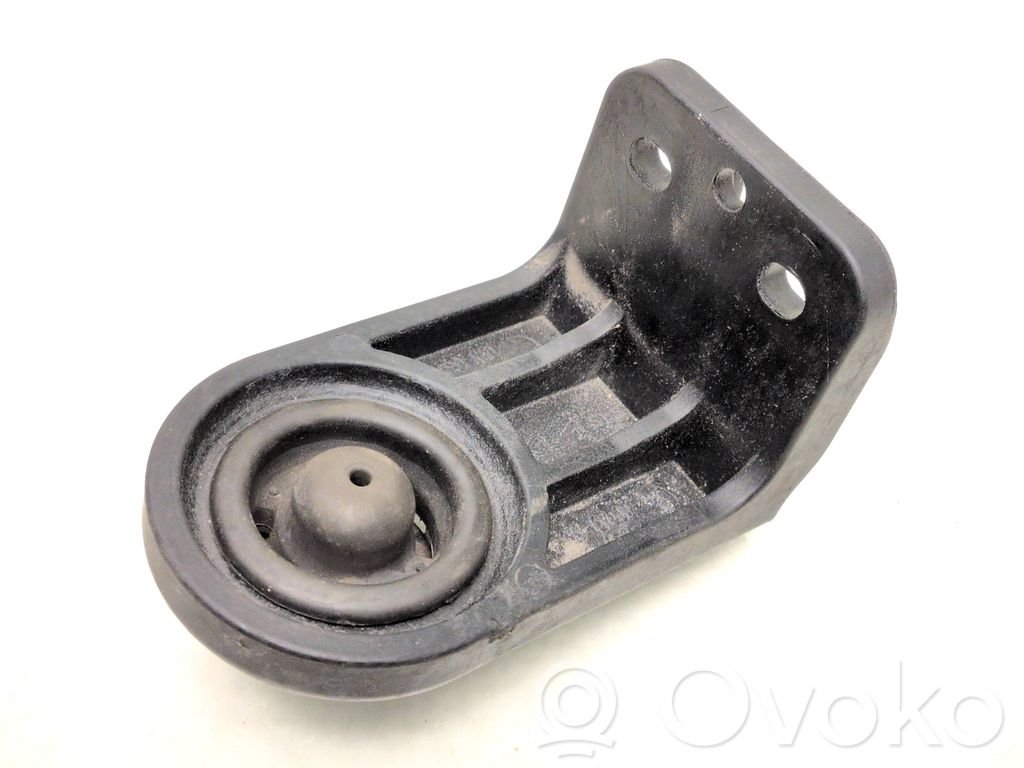 Radiator support slam panel bracket   25333CV000