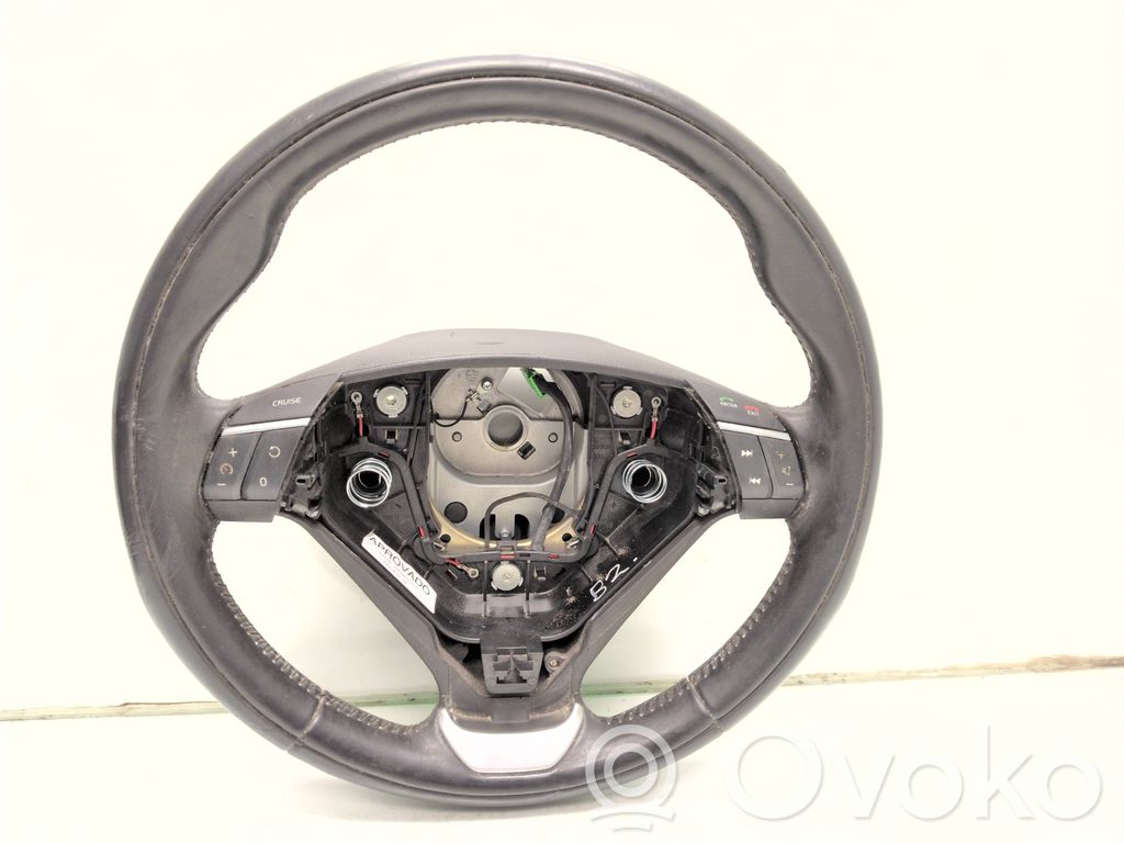 Volante   30769043,30776460
