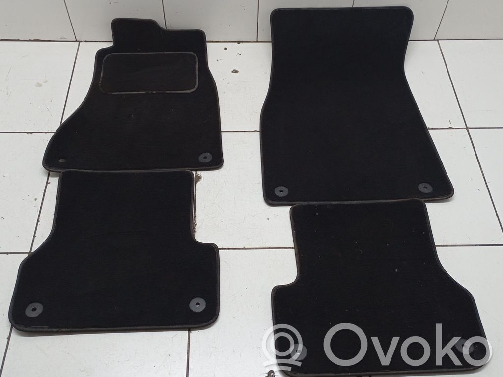 Car floor mat set