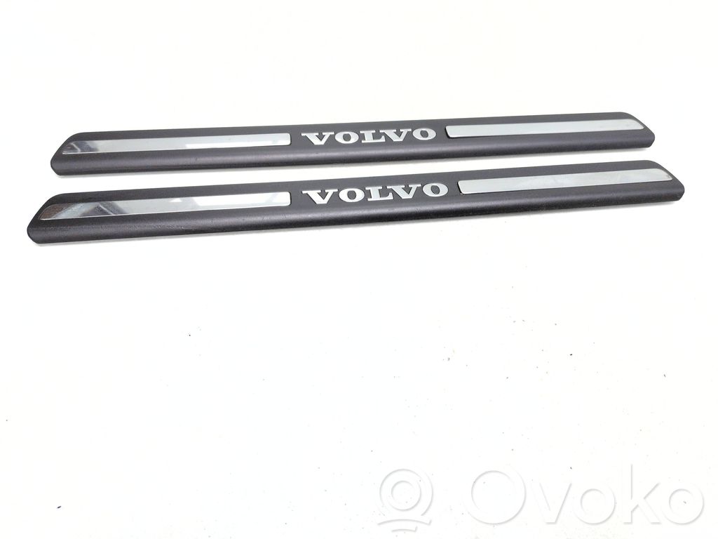Volvo XC90 Copertura del rivestimento del sottoporta anteriore