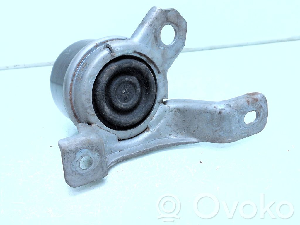 Engine mount bracket   8G9N6F012BB