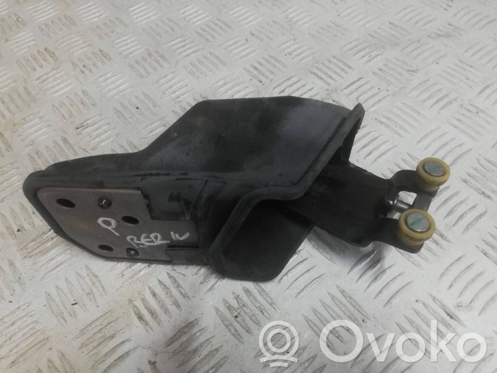 Sliding door lower roller guide/hinge   9833303280