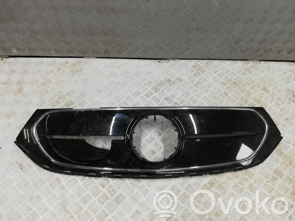 Mercedes-Benz EQA Etusäleikkö 