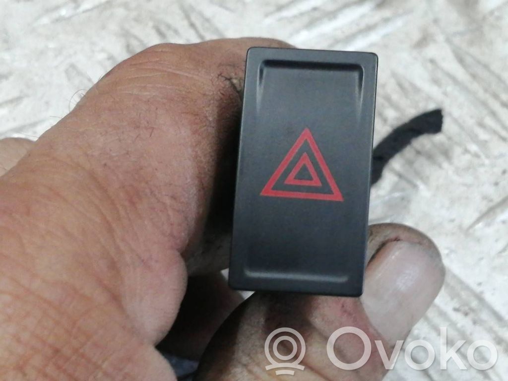 Hazard light switch   10411048,200725