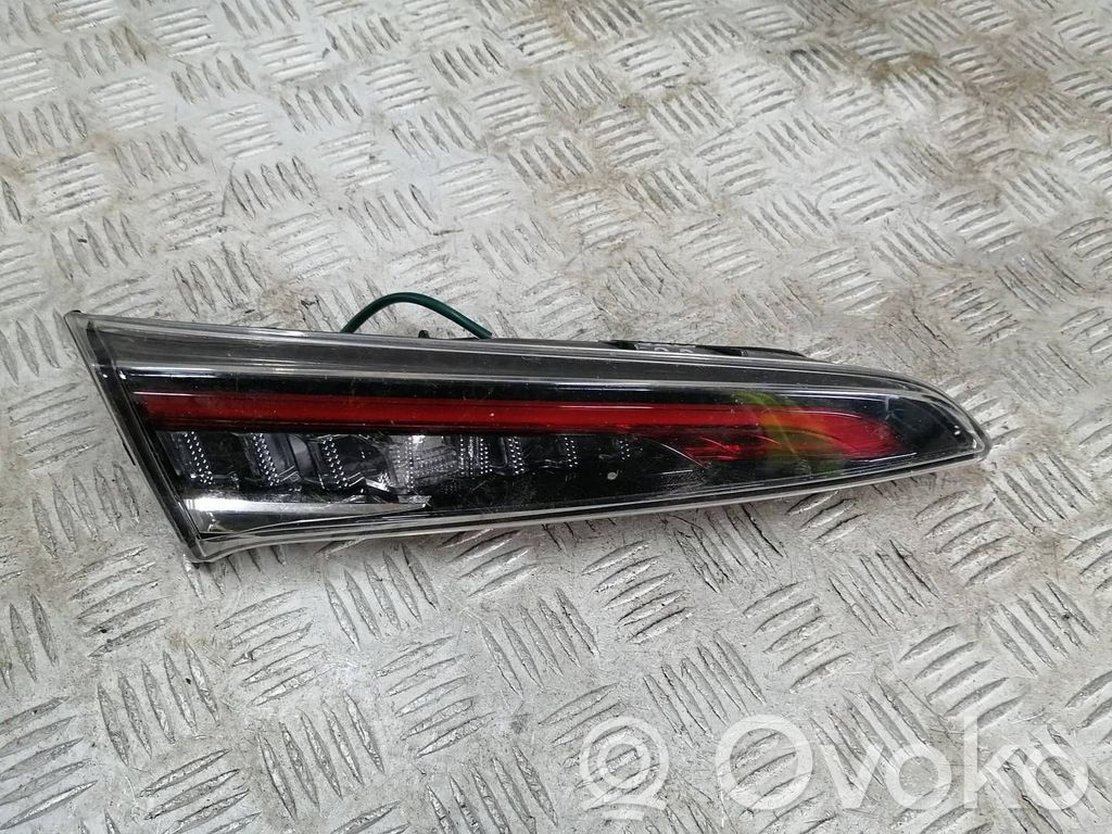 Tailgate rear/tail lights   8A03SLW5B