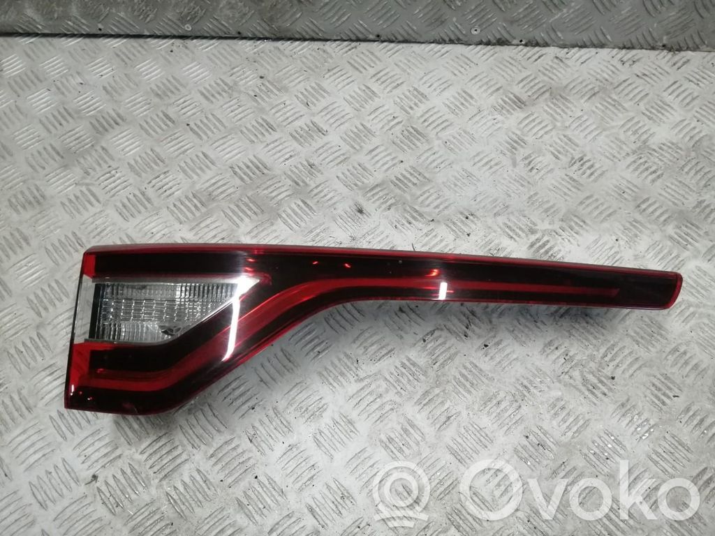 Renault Megane III Lampă spate în capacul portbagajului 