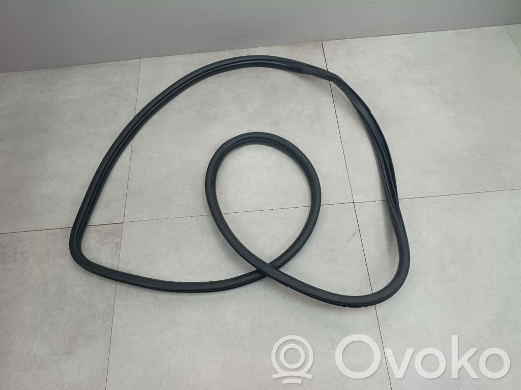 Jeep Grand Cherokee Front door rubber seal 