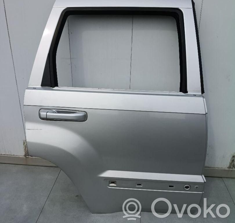 Jeep Grand Cherokee (WK) Aizmugurējās durvis 