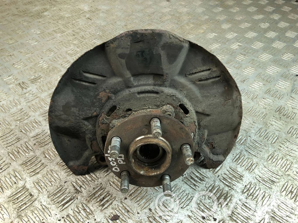 Front wheel hub