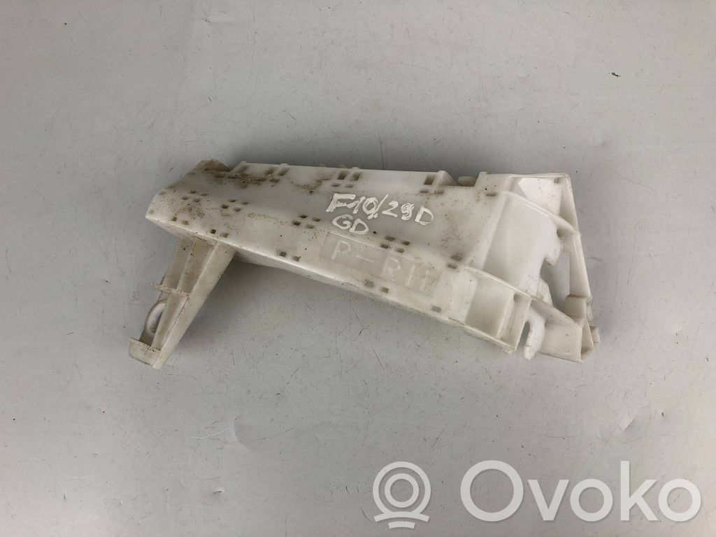 Bumper support mounting bracket corner