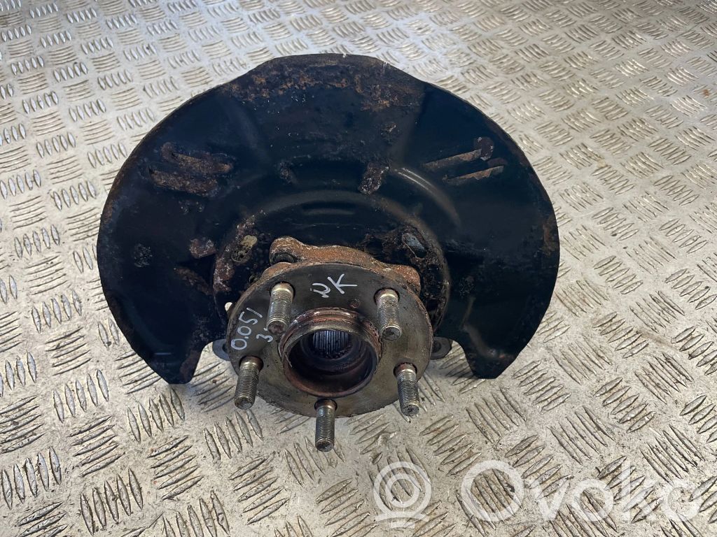 Front wheel hub
