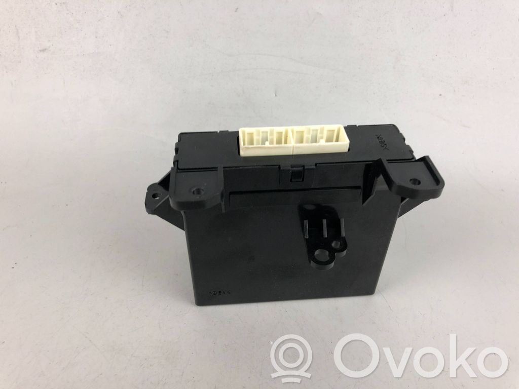 Subaru Outback Module de commande de ventilateur 