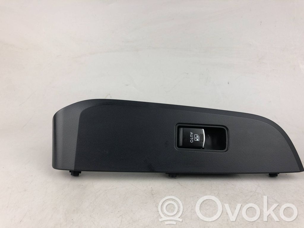 Subaru Outback (BS) Electric window control switch 