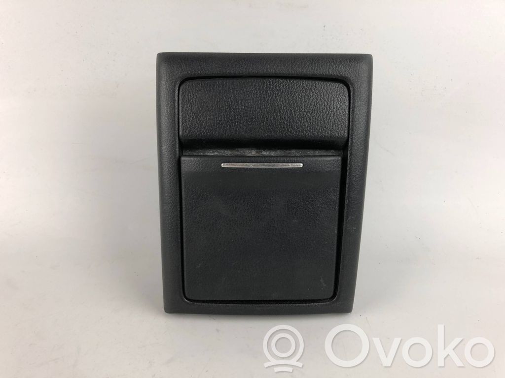 Subaru Legacy Cup holder 