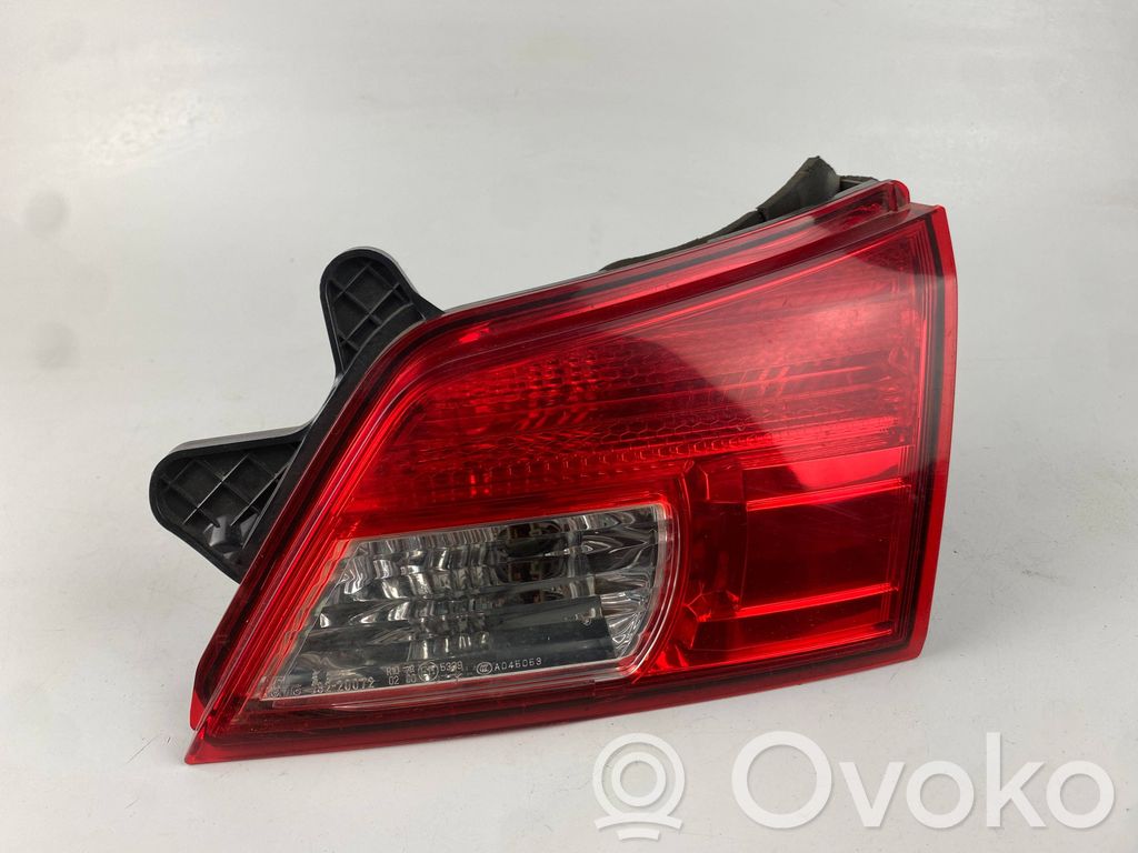Subaru Legacy Tailgate rear/tail lights 