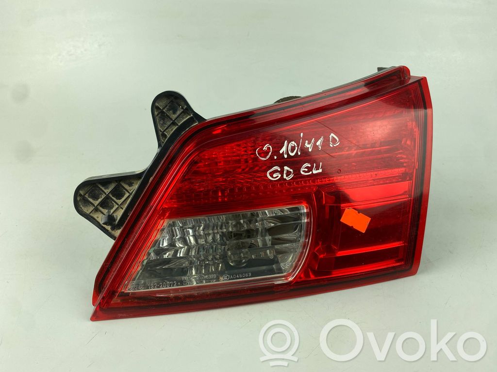 Subaru Legacy Tailgate rear/tail lights 