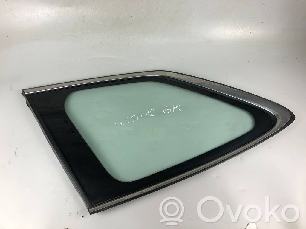 Rear side window   E643R00011